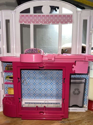 Barbie Glam Getaway Portable House Pink N White Fold Up Playset Mattel 2014 - Picture 6 of 8