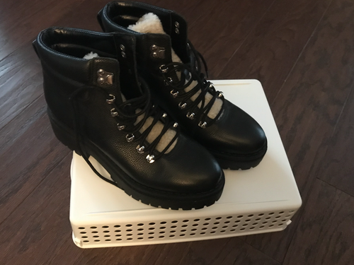 New Lace-up Faux-shearling Black Hiking Booties Size 8M by Marc Fisher New - Picture 8 of 8