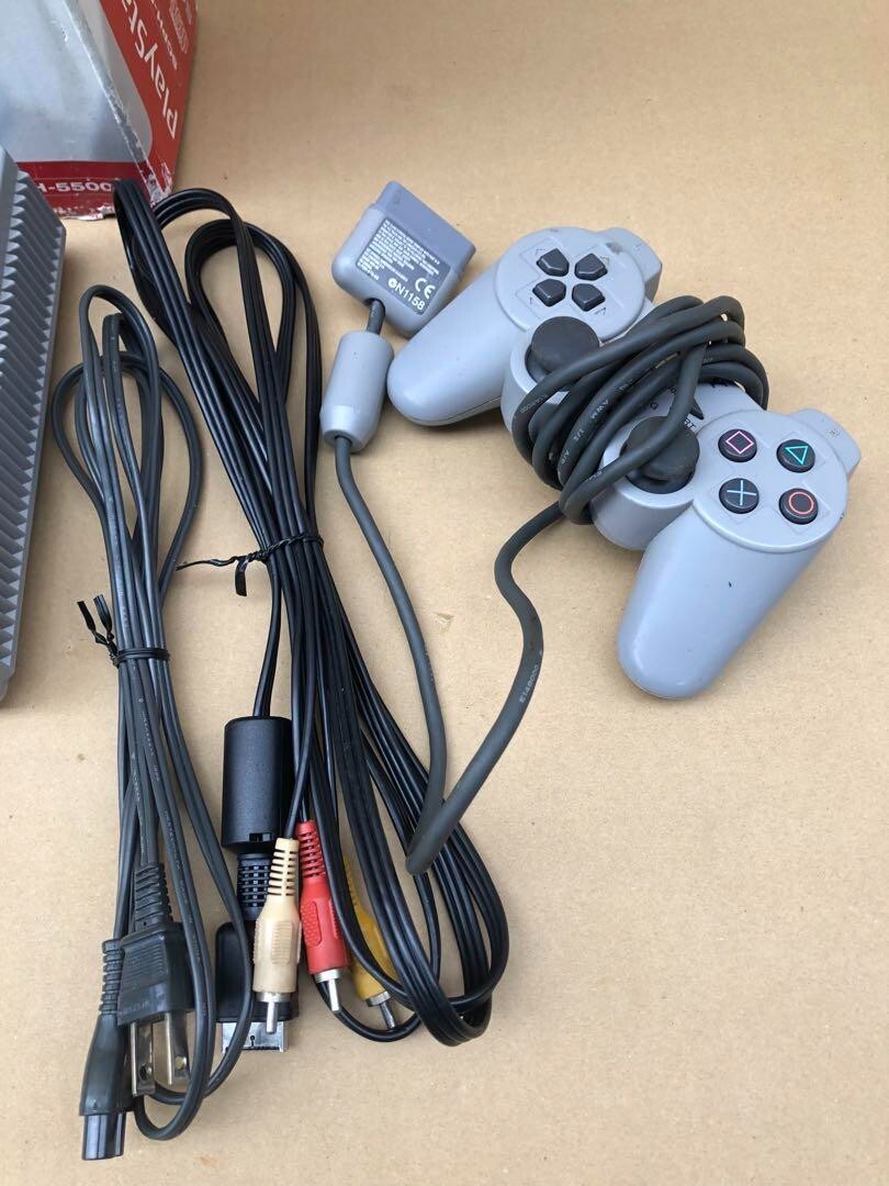 Sony PlayStation 1 PS1 SCPH-5500 Gray Game Console With Box