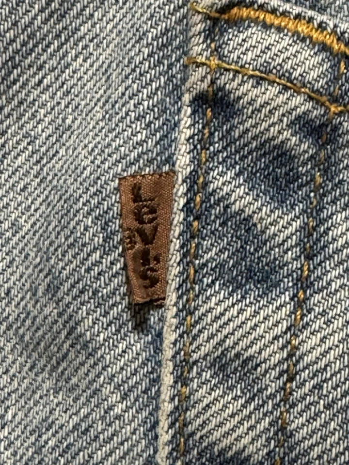 Vintage 80s Altered Levis Light Wash Bronze Tab Denim Jeans YKK Zipper Size 42 - Image 4 of 4