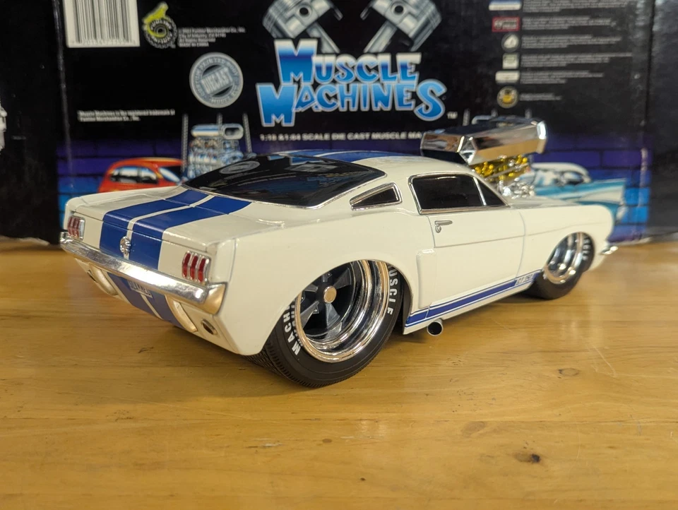 MUSCLE MACHINES 1966 Mustang GT350 Shelby Racecar SLAMMED Custom 1/18 1:18 - Image 4 of 4