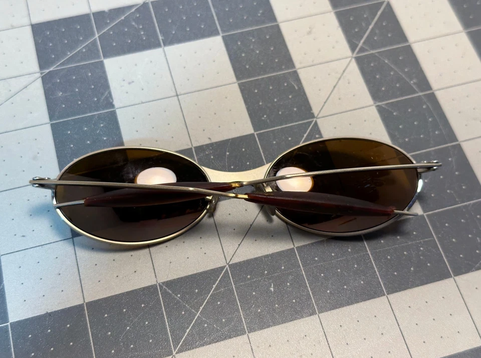 Gafas de sol Oakley E-Wire (Gen 1) años 90 marco plateado con lente marrón DE COLECCIÓN - LEER Foto 2 de 4