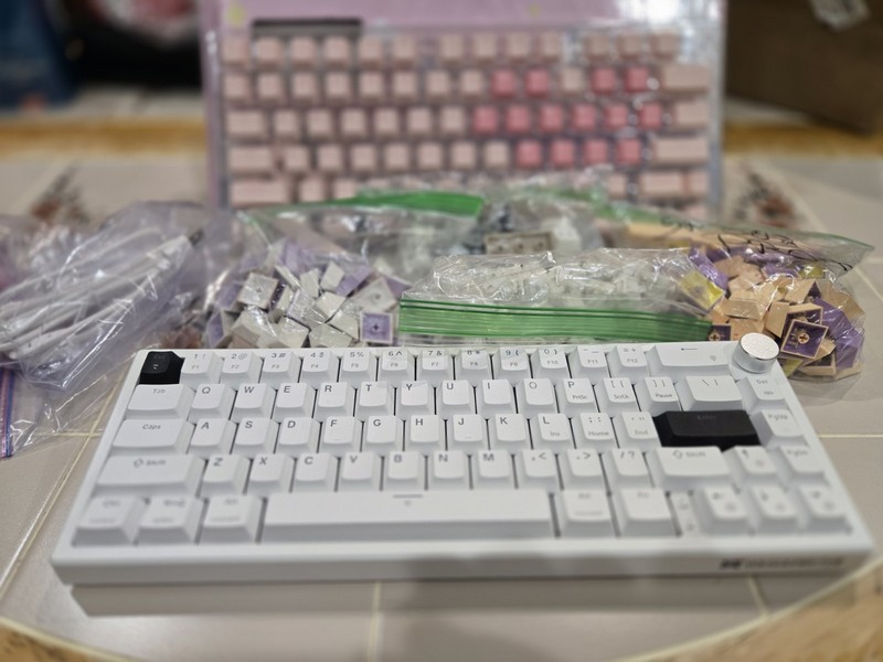 Keyboard, Keycaps And Switches Bundle