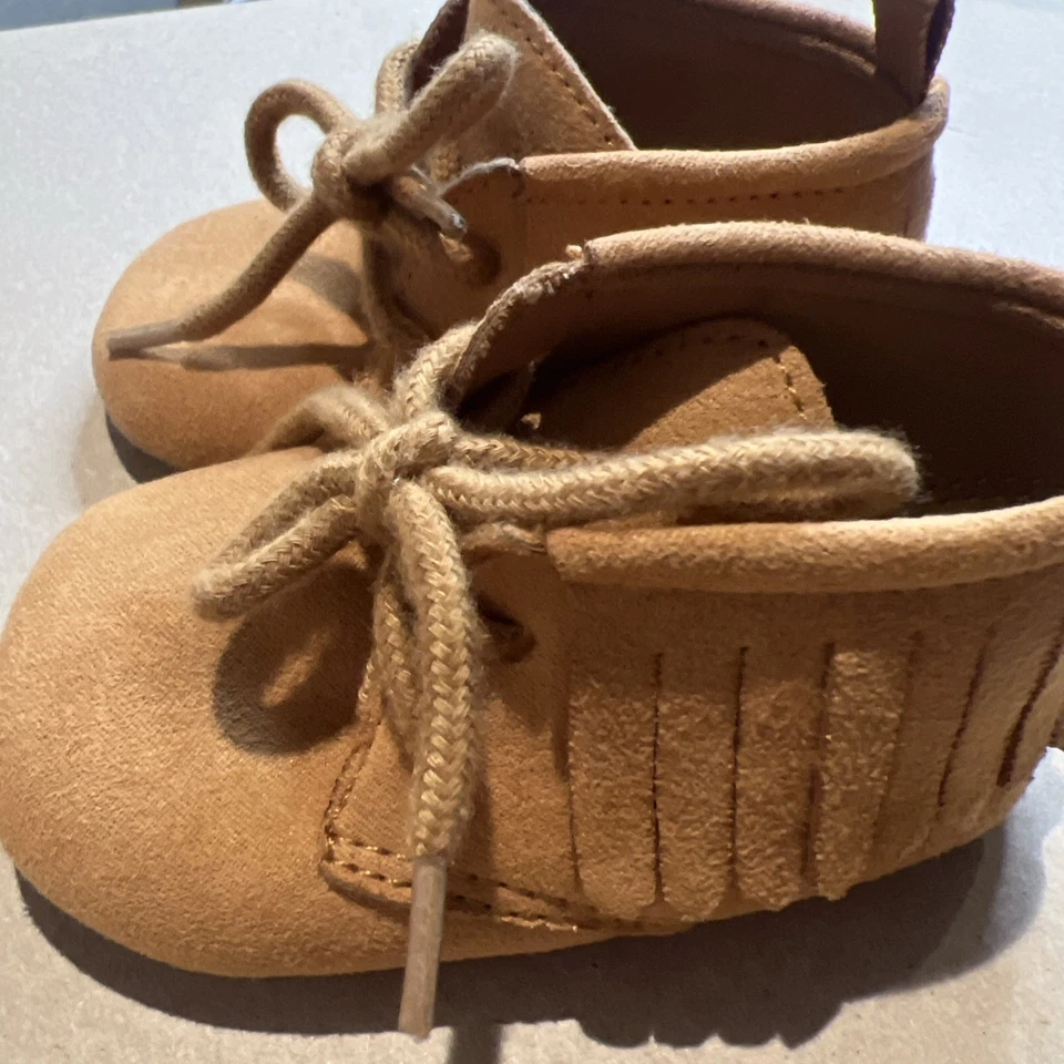 Mocasines de gamuza para bebé GAP color camel Deseret talla 3-6 meses para niña o niño Foto 4 de 4