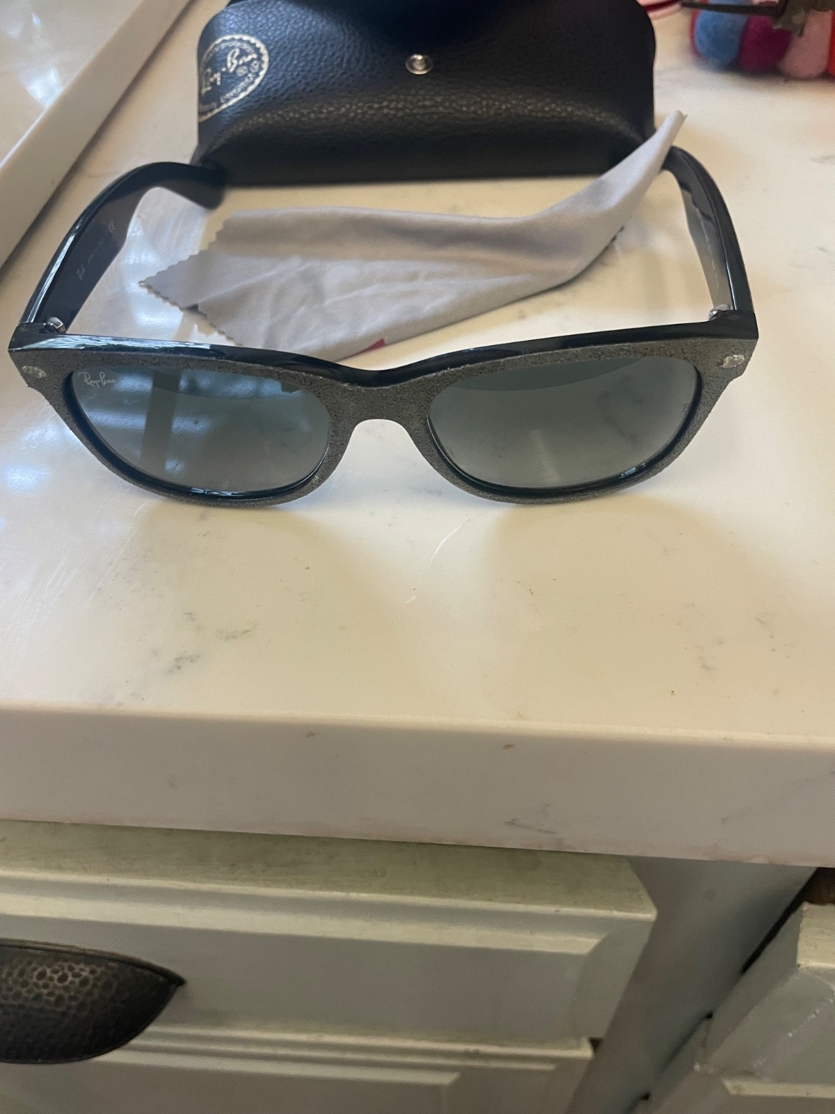 Occhiali da sole SUPER KEEN Ray Ban RB2132 6241 71 nuovi Wayfarer grigi 52 18 145