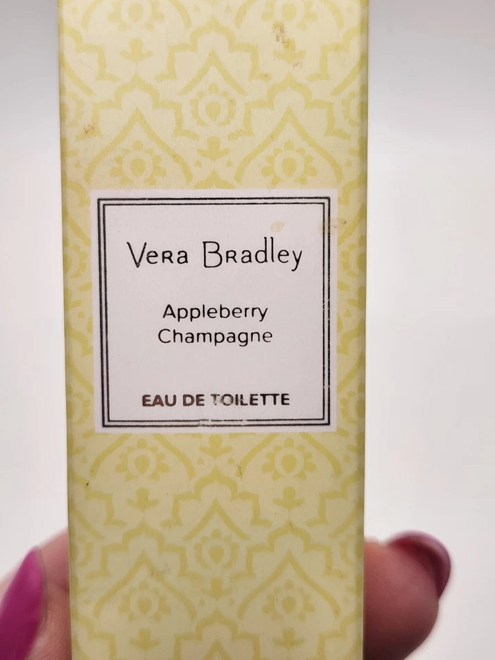 Vera Bradley Appleberry Champagne Rollerball Eau De Toilette .33 FL OZ Foto 4 de 4