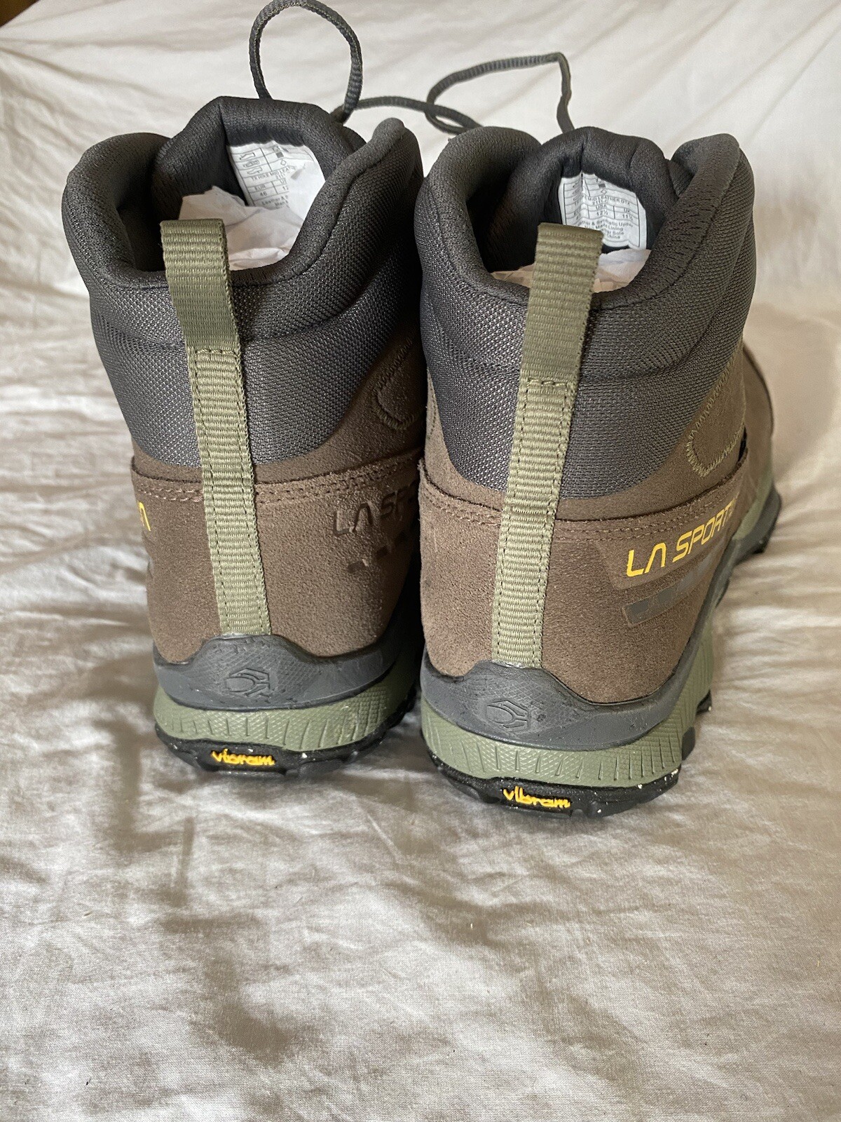 Foto 7 di 23