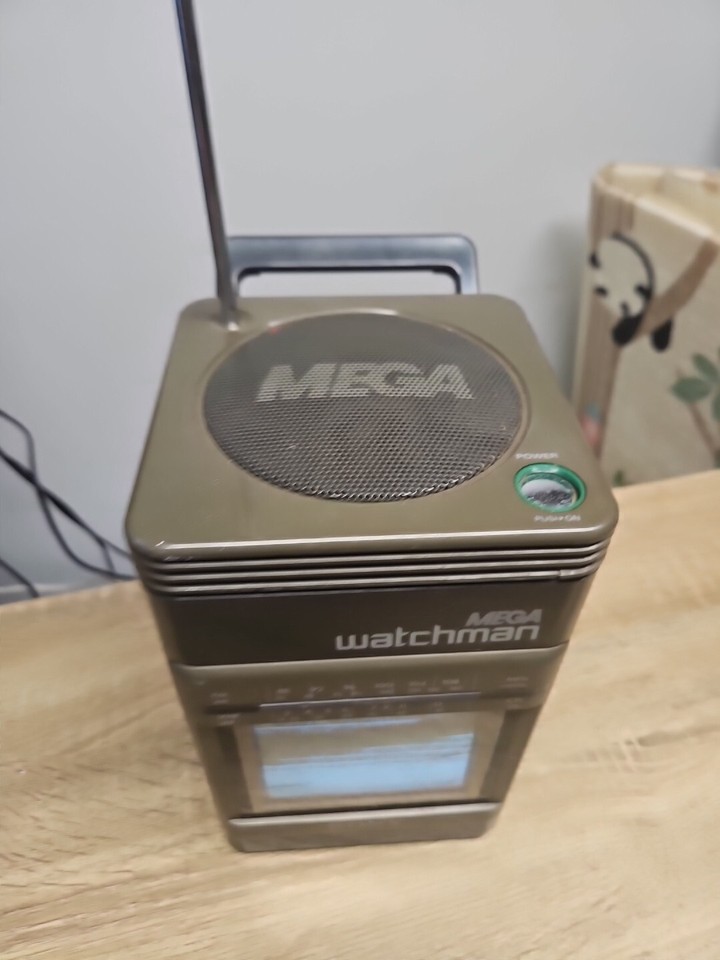 Sony Mega Watchman FD500 Portable Black White TV FM/AM Receiver Works