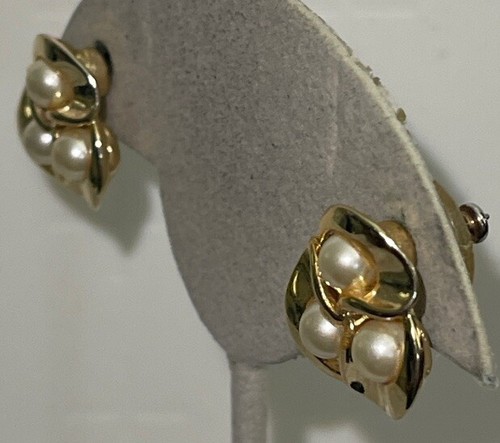 Vintage Gold Tone Faux Pearl Pierced Earrings YN-53 - Picture 3 of 7