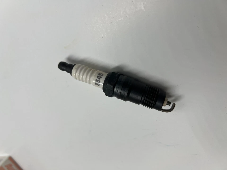 (QTY 8) Автолитовая свеча зажигания медный резистор 2545 для 1997 Ford Thunderbird - Изображение 4 из 4