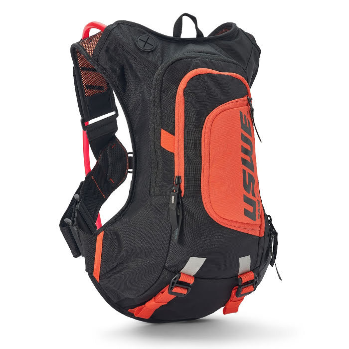 Sac camel Raw 8 noir orange de 3L liquide pour courir sans douleur dorsale