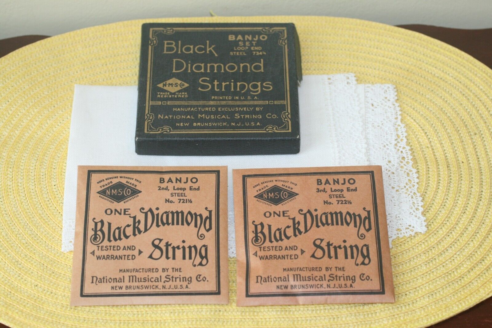 2 BANJO BLACK DIAMOND STRINGS 3rd LOOP END No.722 1/2 ; 2nd LOOP END No. 721 1/2