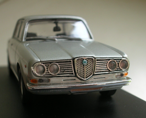 LANCIA 2000 1971 scala 1/43 in vetrinetta in display case fulvia flavia - Foto 10 di 10