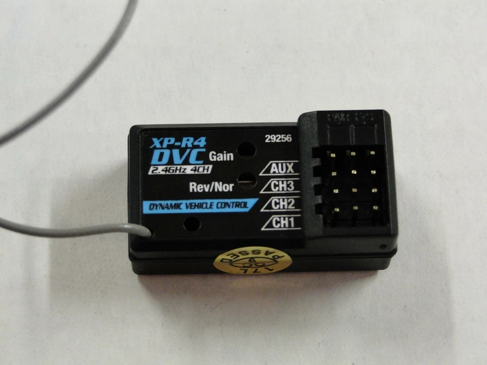 *NUEVO RECEPTOR DE RADIO TEAM ASSOCIATED RB10 2,4 GHz XP-R4 con DVC AAR Foto 2 de 3