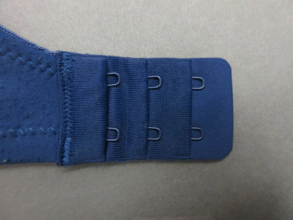 34D VANITY FAIR WOMENS BLUE UNDERWIRE PADDED BACK CLOSURE DEMI BRA 1A - Image 4 of 4