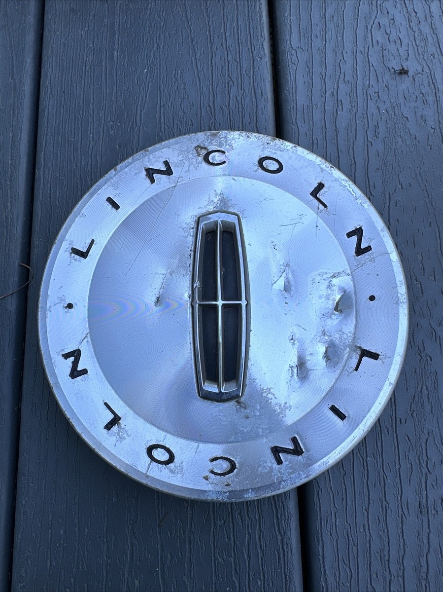 2003-2005 Lincoln Town Car/Zephyr/MKZ Center Cap Machined OEM 4W13