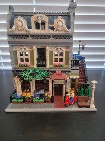 LEGO Creator Expert: Parisian Restaurant (10243)