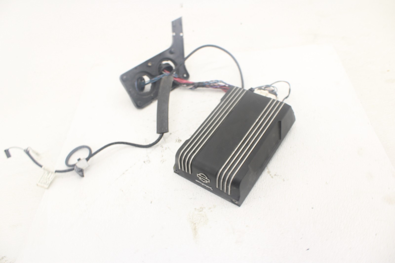 17-23 Harley Davidson Street Glide Radio Amp Amplifier