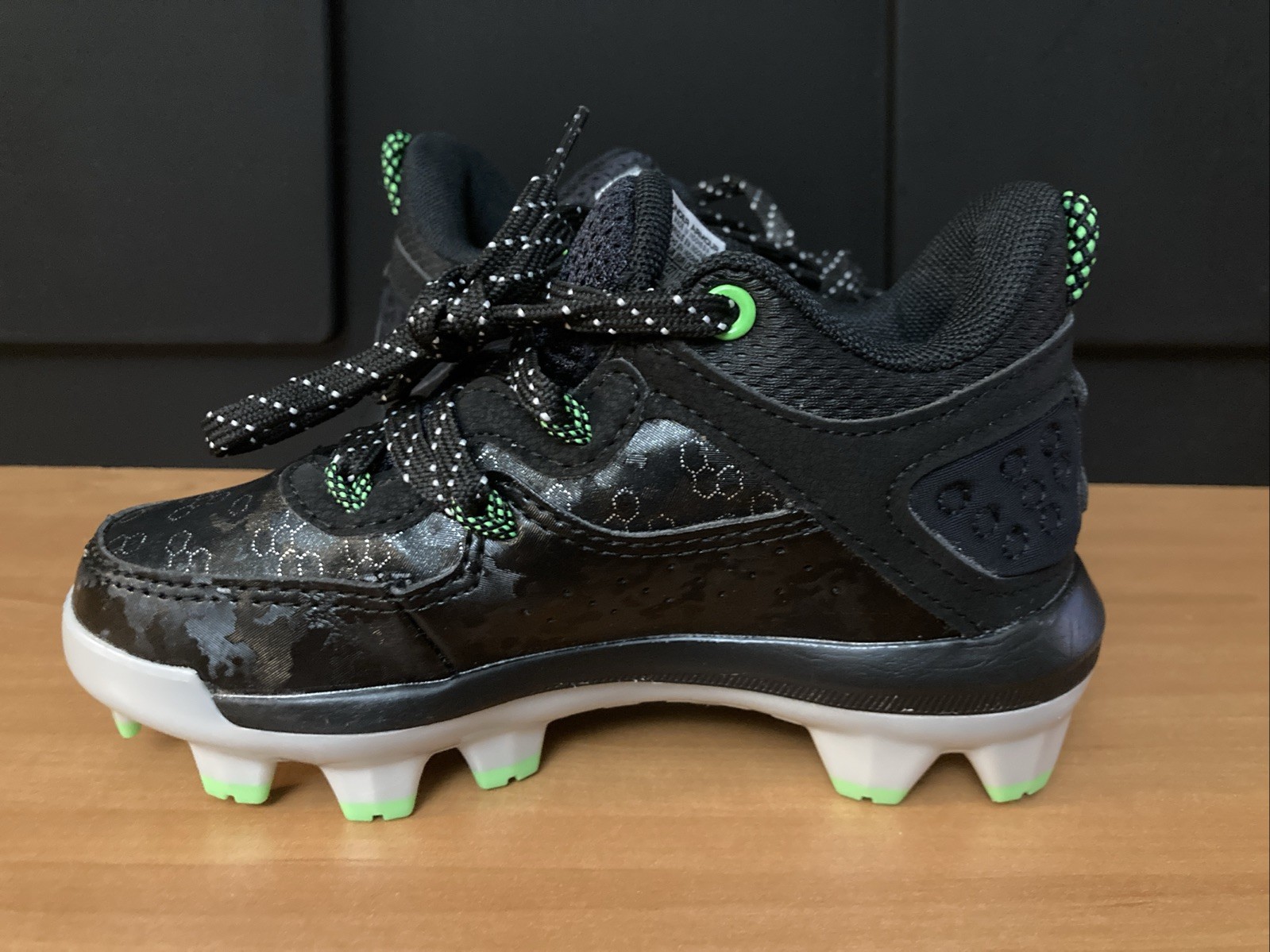 Under Armour Harper 8 TPU NEW Youth 3026595-001 Baseball Cleats Youth Size 10K thumbnail 3