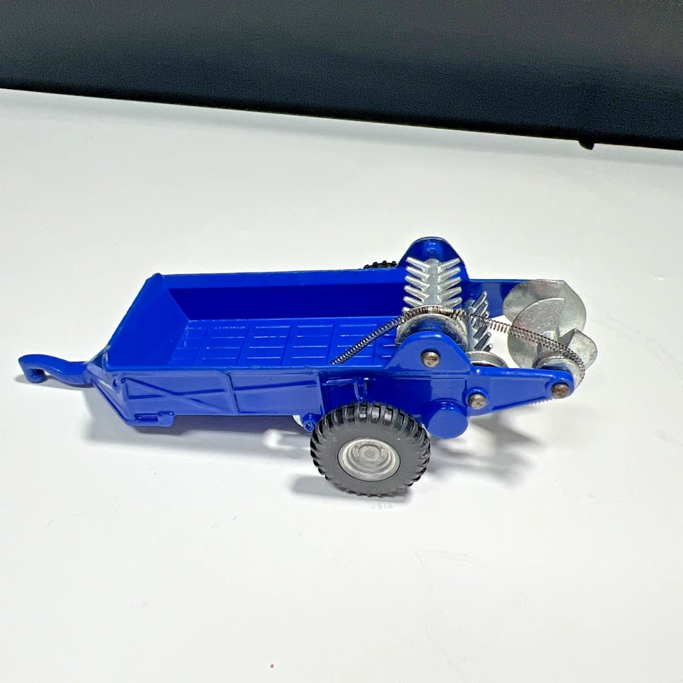 Rare remorque Vintage- Remolque Repartidor de Abonos Joal Ref 204 bleu - Photo 3/4