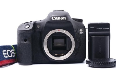 Canon EOS 7D Body Digital Camera with Battery Charger and Strap Tested Condition