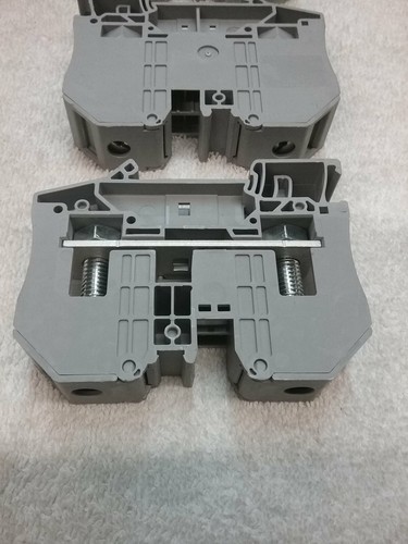 QTY 5 - Phoenix Contact RT-8 3049042 Bolt Connection Terminal Block 1000v - Picture 2 of 2