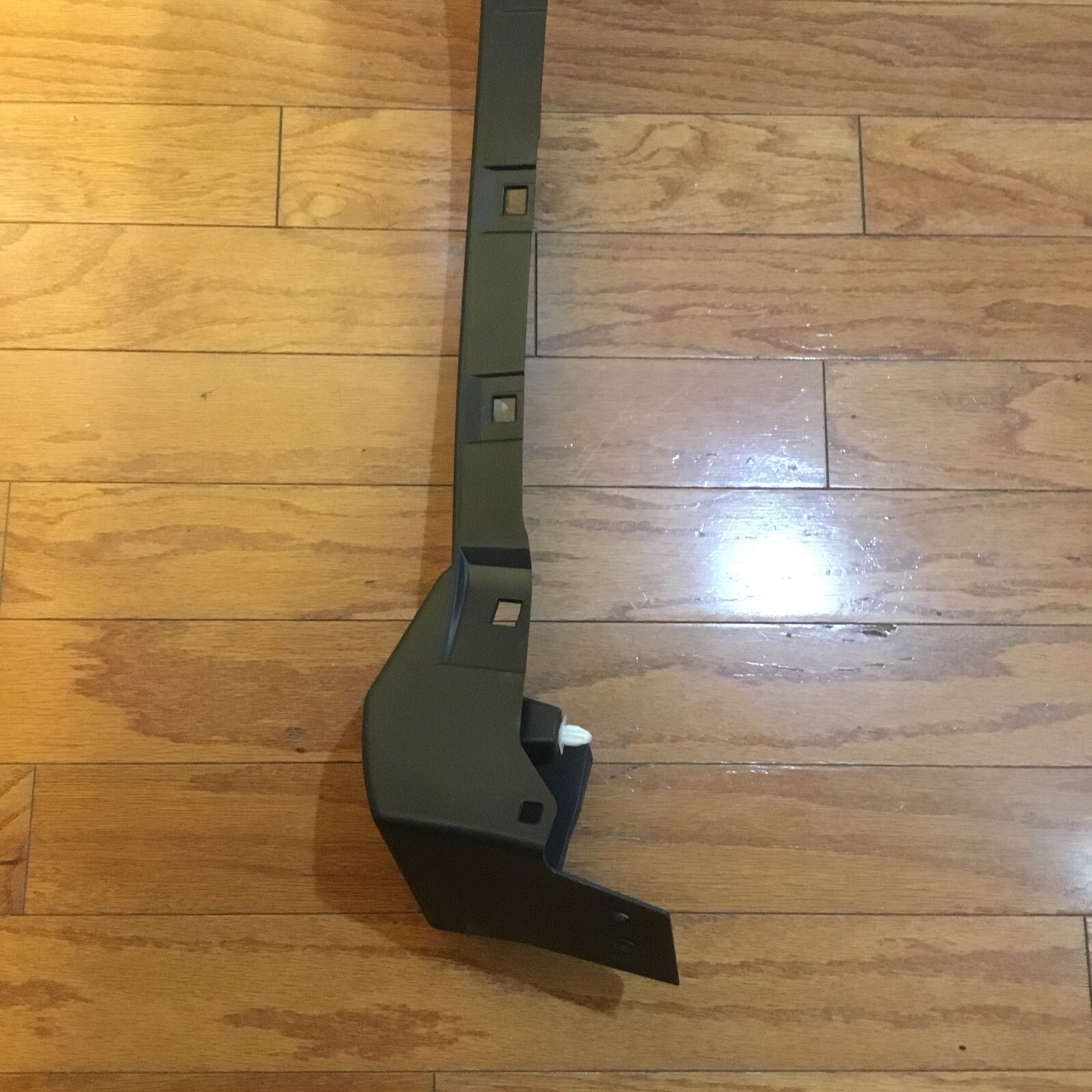 2013 2018 Toyota rav4 front right/passenger side wheel flare p/n 75601-42100