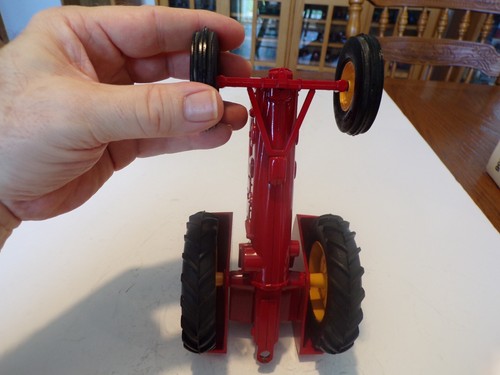 Vintage 1990 SpecCast 1:16 Massey Harris Pacemaker Tractor, #2685, LE/SE, NIB - Picture 15 of 17