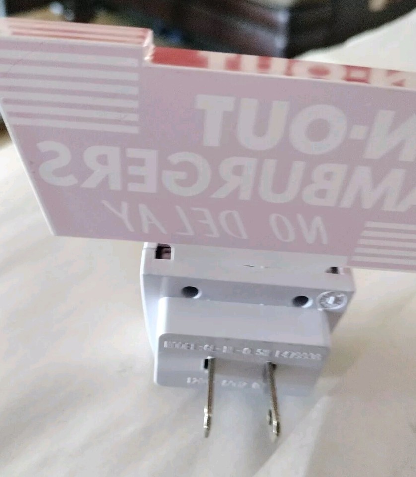 INNOUT Burger Night Light No Delay Sign LED Light Plug In Christmas