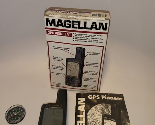 MAGELLAN GPS PIONEER SATELLITE NAVIGATOR HANDHELD TAIWAN - FOR PARTS NOT WORKING - Picture 4 of 7