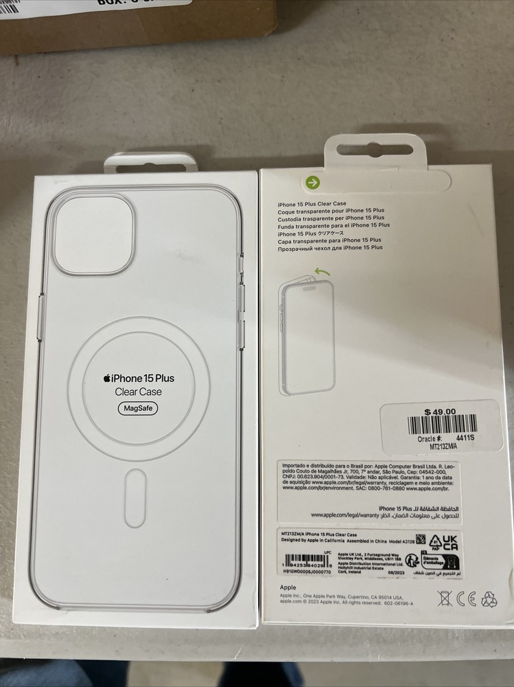 Apple Clear Case with MagSafe for iPhone 15 Plus