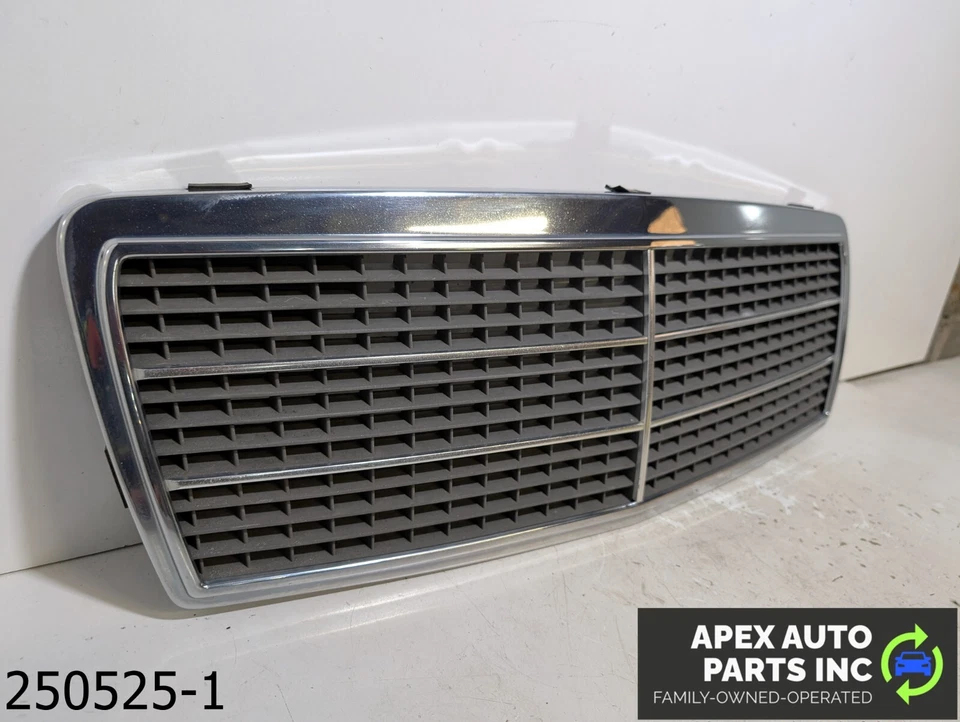 OEM 1994-1997 Mercedes C280 2.8L Front Radiator Grille Grill 2028880323 - Imagem 3 de 4