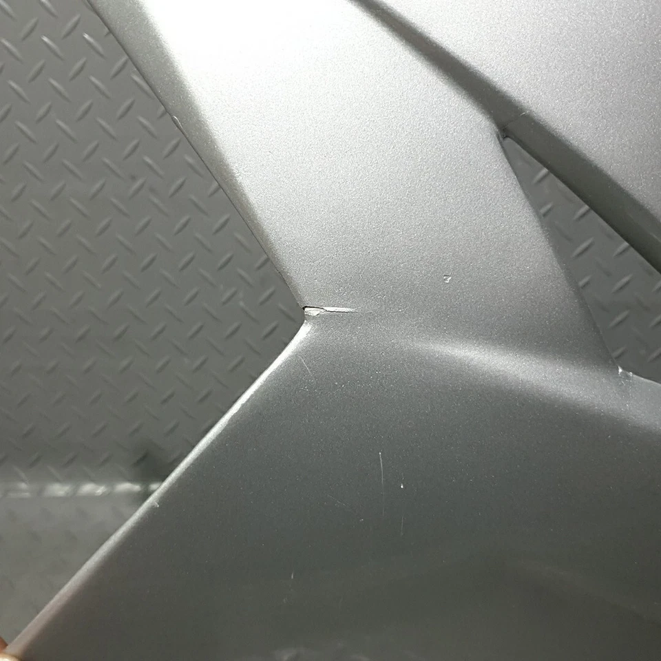 ♻️ Triumph Daytona 600 2002 - 2004 carenagem inferior direita acabamento painel capuz prata ♻️ - Imagem 3 de 4