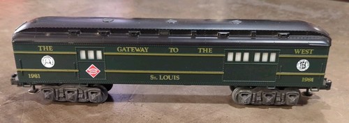 Coche de pasajeros de convención Lionel 6-0511 calibre O TCA 1981, St. Louis Gateway West | Condition: Used