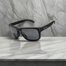 Oakley Holbrook sunglasses Woodgrain frame Prizm Black Polarized lens NEW