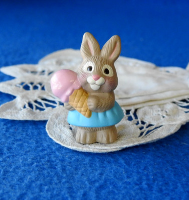 Hallmark Merry Miniature 1994 Rabbit with Ice Cream Cone
