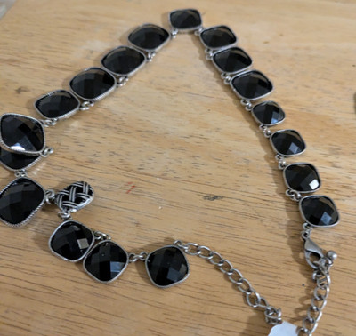PREMIER DESIGNS Black Faceted Inserts Silver Tone Basket Weave Back Necklace 
