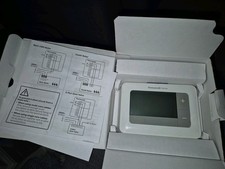 Honeywell T4 Wired 7 Day Programmable Thermostat - T4H110A1021