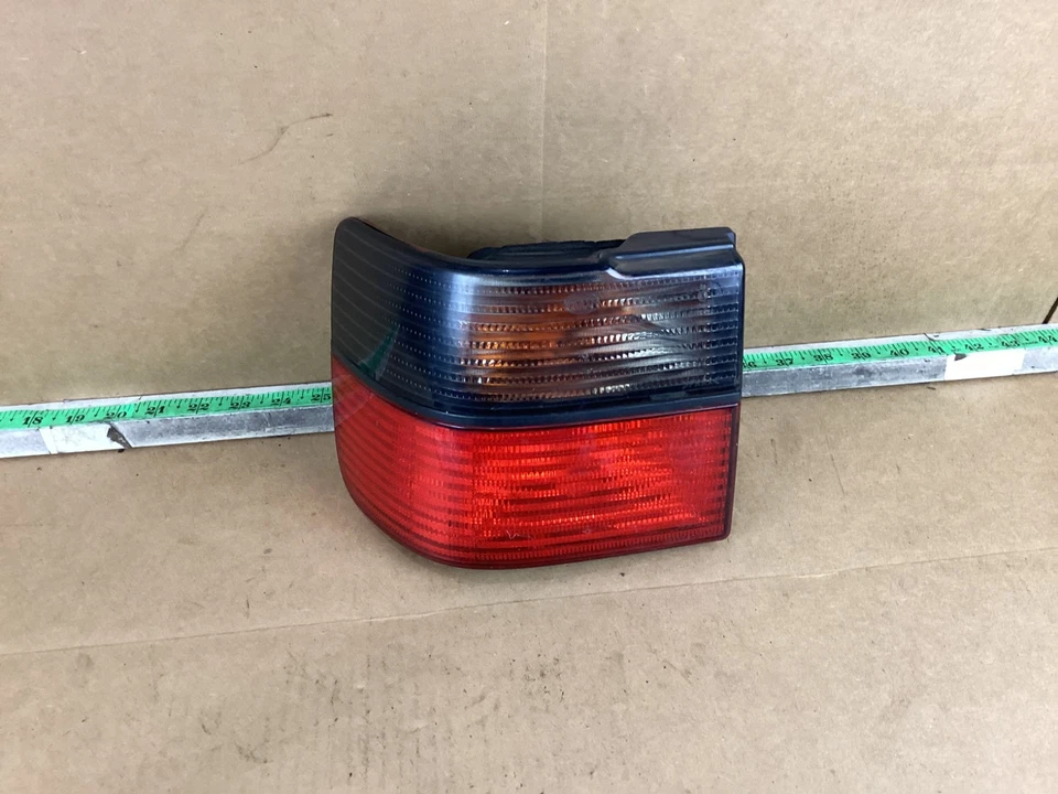 Задний левый задний фонарь со стороны водителя для Volkswagen Jetta 1993-1999 годов выпуска от оригинального производителя - Изображение 4 из 4