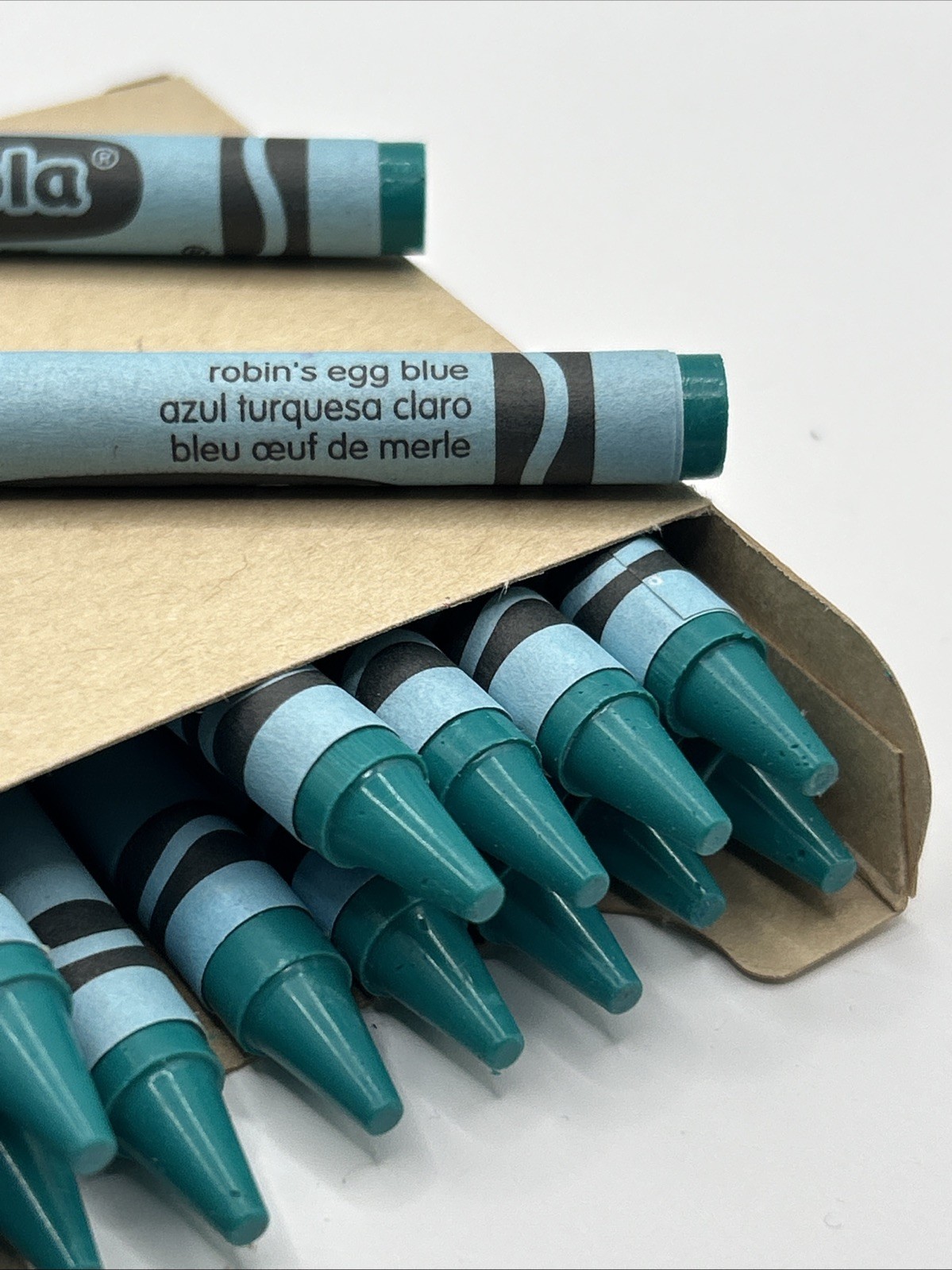(16) Crayola Crayons (robin&rsquo;s egg blue) BULK