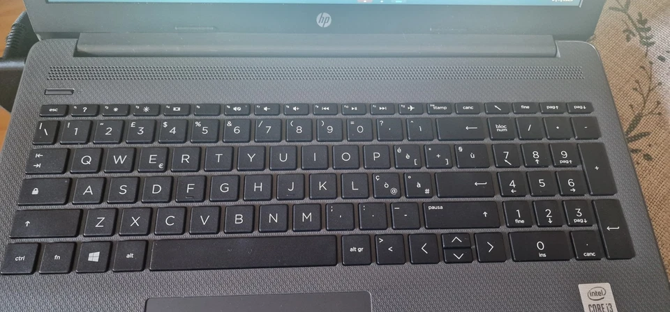 Portatile HP 250 G7 15,6" (Intel Core i3-1005G1, 8GB RAM, 256GB HD Color Cenere - Immagine 3 di 4