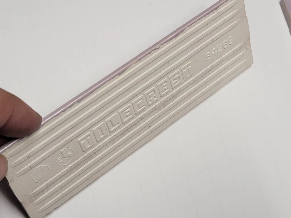 De colección. Lote de 4 azulejos de borde cerámico TILECREST años 60 lila lavanda nariz de toro 6x2 Nuevo de Lote Antiguo Foto 2 de 4