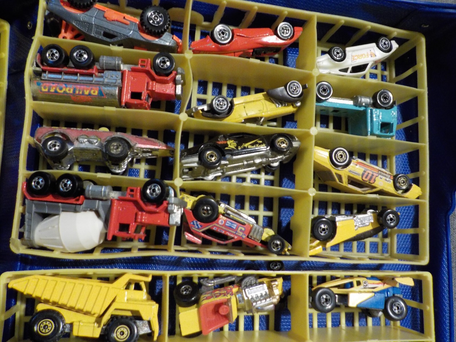 Vintage Hot Wheels 48-car Carry Case full of vintage Hot Wheels cars | eBay