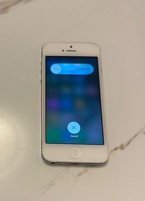 Apple iPhone 5 - 16GB, 32GB, 64GB - Black & White Unlocked/AT&T/T