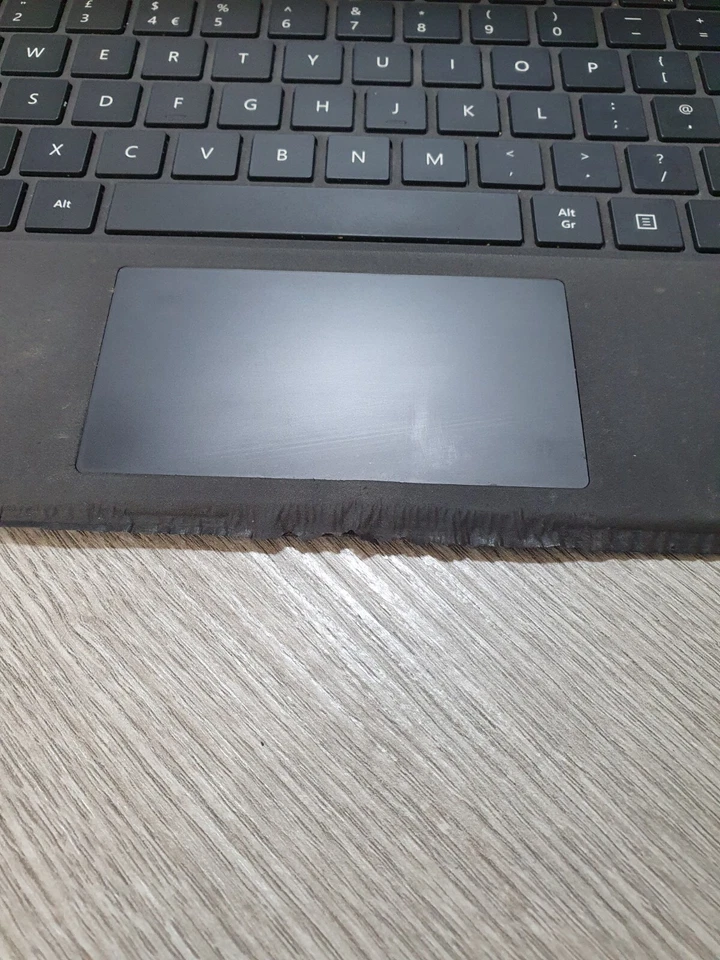 Microsoft Surface Pro 4 12.3" M3-6Y30 @ 0.9GHz 4GB RAM 128GB SSD Grade C EG1102 - Image 4 of 4