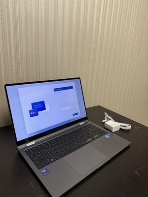 Samsung Galaxy Book5 360 - Copilot+ PC 15.6'' FHD AMOLED Touch Laptop - OPEN BOX