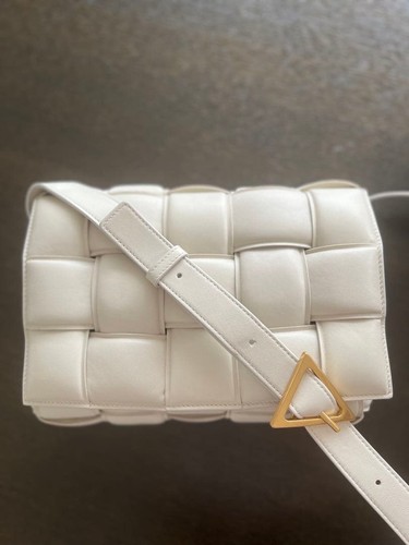 Bottega Veneta Cassette Bag Off-White Unused Authentic