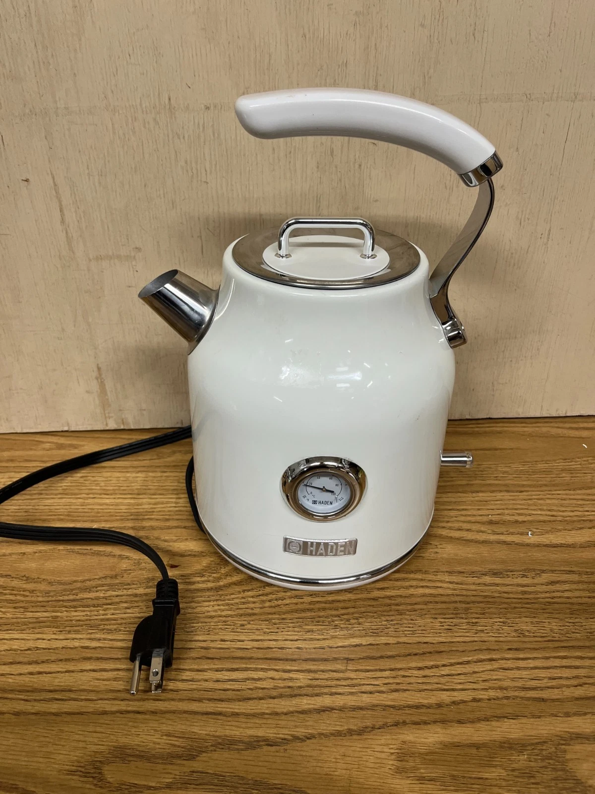 Haden Heritage 1.7 Liter Stainless Steel Electric Kettle, Hot Water Kettle
Opens in a new window or