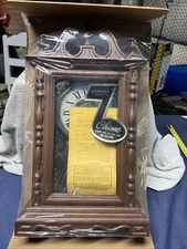 Vintage 1970's Spartus Corporation Decorator Clock Gift Pak Chime - New in Box!