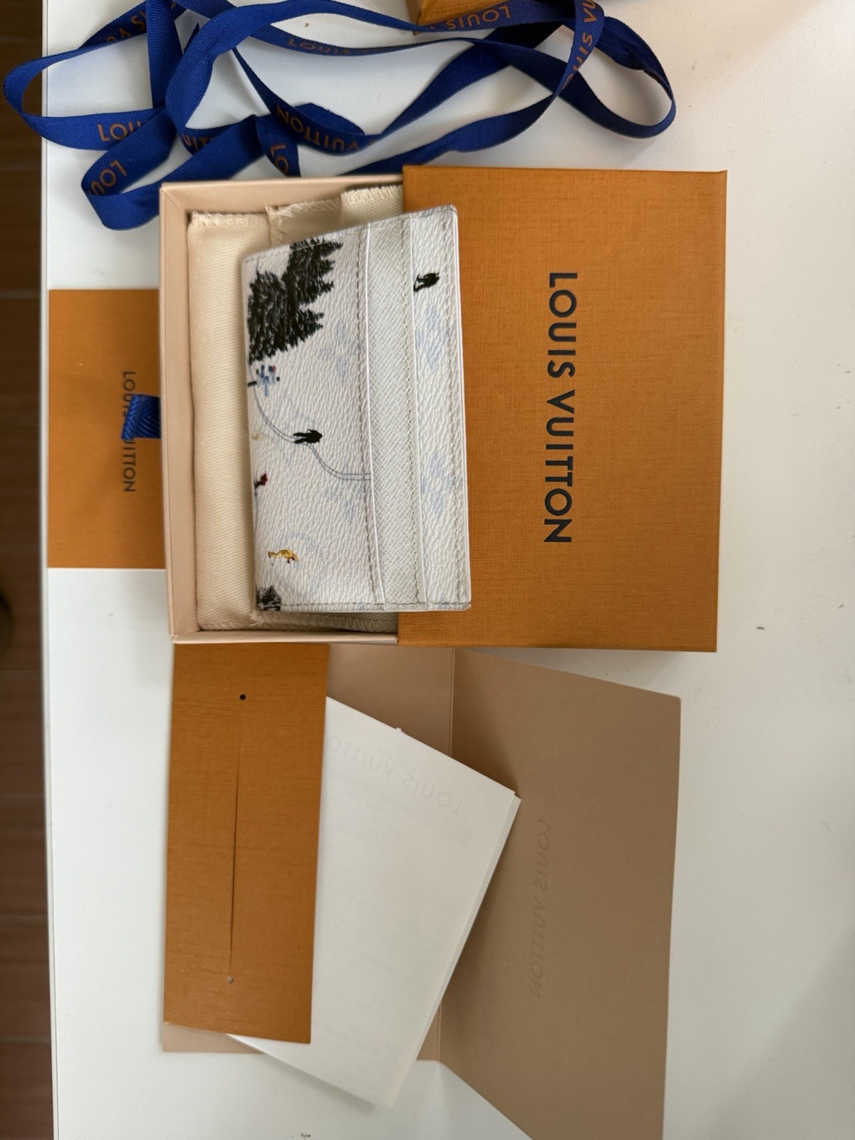 Authentic Louis Vuitton White Ski Scenic Print Logo Card Wallet card Holder